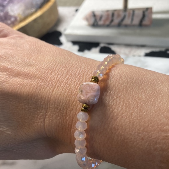 Rhodonite & pale pink Swarovski crystal bracelet - Picture 2 of 3